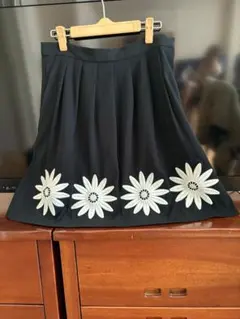 MOSCHINO CHEAP AND CHIC 花柄刺繍 フレアスカート　42のサムネイル