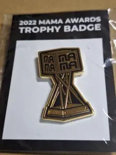 2022 MAMA AWARDS TROPHY BADGE 　ピンバッジ　韓国のサムネイル