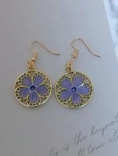 桜のピアス(紫糸)