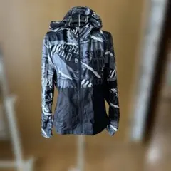 adidas ウィンドブレーカー