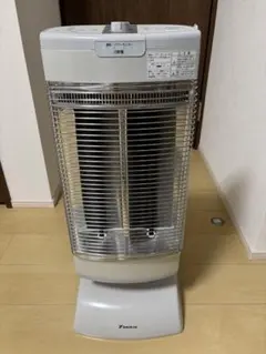 お値下げします！ダイキン　セラムヒート　新品未開封⭐︎ ダイキン DAIKIN 遠赤外線暖房機 セラムヒート ERFT11ZS-W