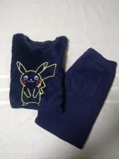 ユニクロ　キッズ　パジャマ　ピカチュウ　130