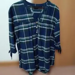 ネイビーとグリーンのチェック柄チュニック