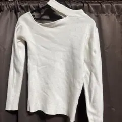 GYDA ホワイト ニットセーター 片方肩出し