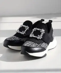 【新品】VIVIAN★ビジューバックルゴムスリッポンスニーカー 靴