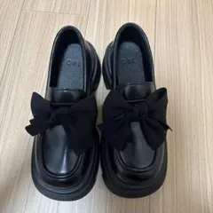 GRLリボン付きブラック厚底ローファー