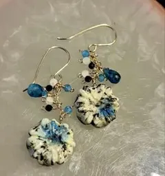 大特価　k2のフラワーカービングピアス ②