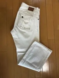 GAPホワイトストレートレッグデニム