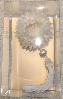 ふりふ　髪飾り　ぽんぽん菊とタッセル 白