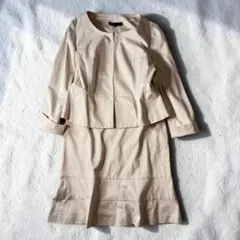 アンタイトル 大きいサイズ ママスーツ ノーカラーペプラム　ジャケットとスカート