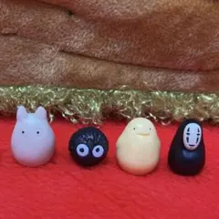 トトロ　クロスケ　千と千尋の神隠し　４個セットのサムネイル