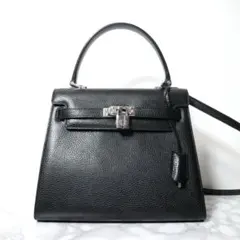 〈極美品〉a.testoni 2WAY ショルダー付 クロシェット 定価25万円のサムネイル