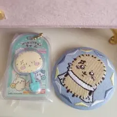 ちいかわラッコ　ミニチュアチョコチャーム&刺繍缶バッジ