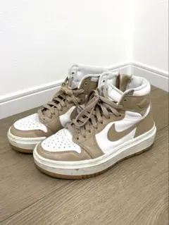 Nike ハイカットスニーカー ベージュ/ホワイト