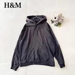 【エイチアンドエム】フード付きパーカー（L)シンプル カジュアル 英字 袖ロゴ
