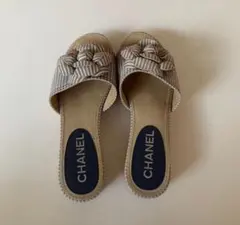 CHANEL カメリア トングサンダル シルバー 37 - メルカリ
