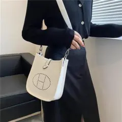 【即日発送】パンチング Hロゴ ショルダーバッグ