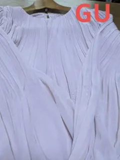 値下げ！GU 淡いピンク プリーツ 長袖ブラウス