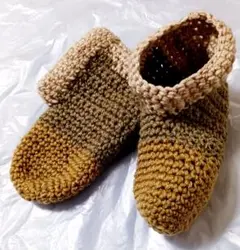 ハンドメイド　茶色の毛糸の靴下