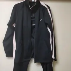 Nike レディースジャージ上下セット ブラック/ピンク