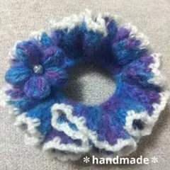 グラデーションモヘアにホワイトフリルのふんわりシュシュぷっくりフラワー付き