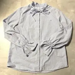 ＧＵ　ストライプフリルネックブラウス ブルー