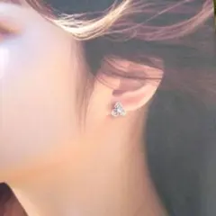 花型ストーン付きシルバーピアス　【新品・未使用】