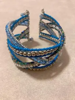 【美品】ビーズ多重巻きデザイン カフバングル ブレスレット ブルー×シルバー