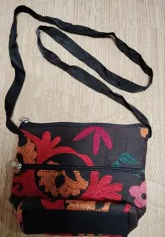 カラフル刺繍ショルダーバッグ