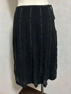 MAITRESSE ラメ 刺繍入り タックスカート サイズ1のサムネイル