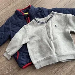 ネイビーキルティングジャケットとグレーのトレーナーセット