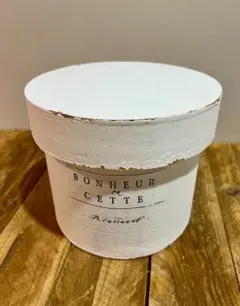 カルナック　フルールハットボックス　ホワイト