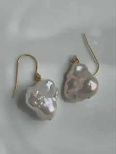 R 92淡水パール　虹色　シャンパン系　大粒　オイスターバロック　ピアス