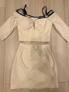 Glossy ホワイトオフショルダードレス XSサイズ