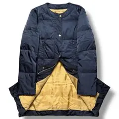 希少 アクアスキュータム ノーカラー ダウン アウター ネイビー Aライン L