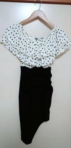 LaLaTulle ドット柄オフショルダー 　S サイズ