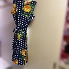 ノースリーブひざ丈ワンピース 水玉柄