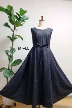 着物リメイク✿大島紬たっぷりフレアーワンピース正絹✿紺黒色ノースリーブ