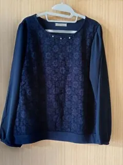 レディース　ネイビー　長袖　トップス　パール装飾　花柄レース　春