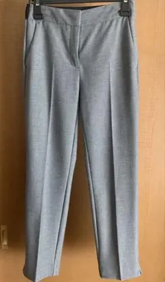 【新品・未使用】ZARA テーパードパンツ　センタープレス　xs