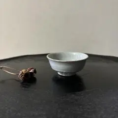李朝盃　白磁　堅手　ぐい呑み　骨董　アンティーク.古美術.骨董.酒器.韓国骨董.