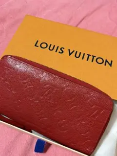 レッド レザー 長財布 エンボスロゴ