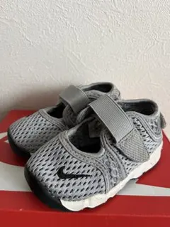 Nike メッシュサンダル 11cm