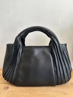 ブラック ハンドバッグ