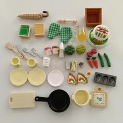 シルバニアファミリー 小物セット　食べ物　キッチン用品　傘　本　皿　カゴ