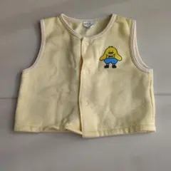 イエロー ベビーベスト キャラクター刺繍　裏起毛