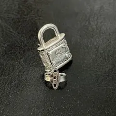 激レア925製VivienneWestwood オーブ/南京錠/パドロックピアス - メルカリ
