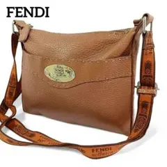 正規品 FENDI フェンディ ショルダーバッグ サコッシュ セレリア レザーのサムネイル