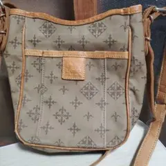 russet ショルダーバッグ、ベルトキャメル