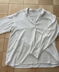 GU オーバーサイズ　Vネック　ホワイト 長袖シャツ　ブラウス　Lサイズ